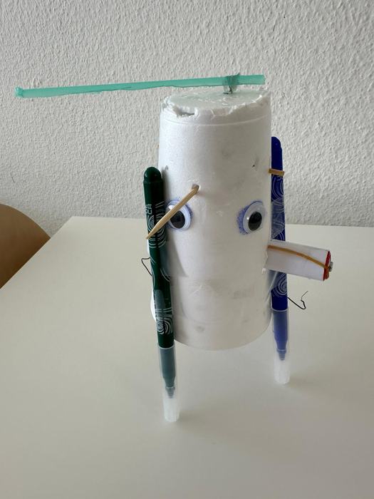 Unser Becher-Roboter