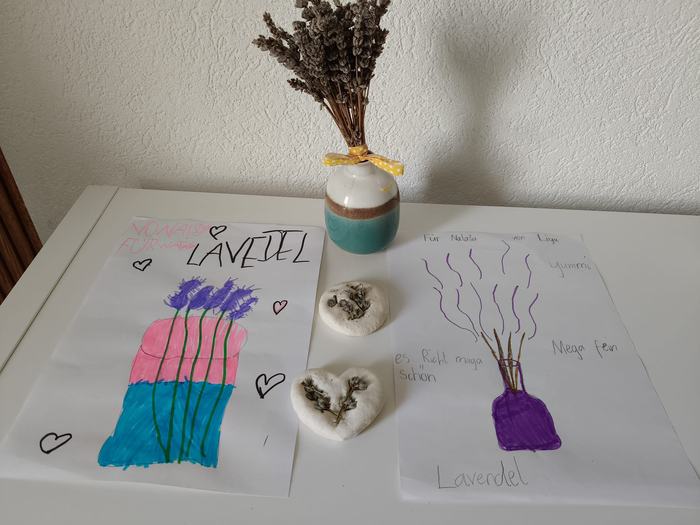 Kinderkunst rund um den Lavendel